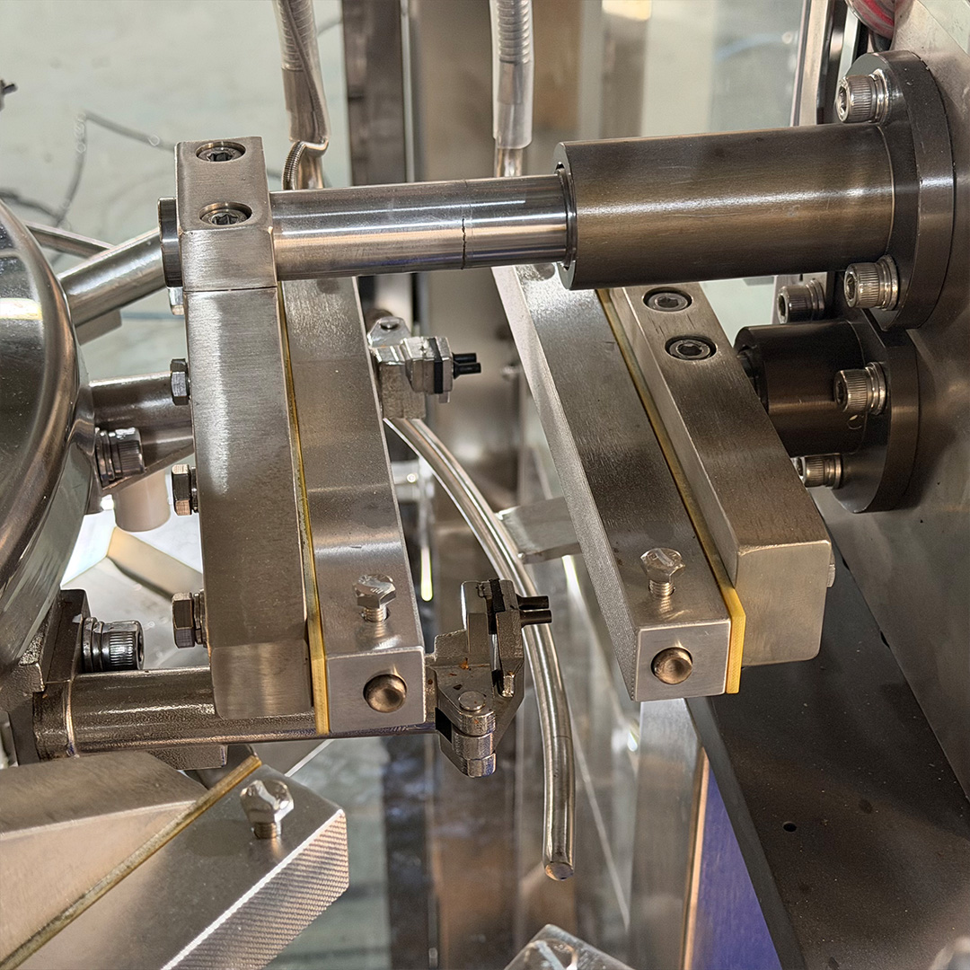Premade Pouch Granule Packaging Machine MD-230K